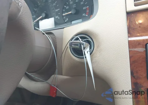 2000 Mercedes-Benz E 320 z USA, uszkodzony, nr VIN WDBJF65J3YA981405